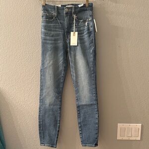 Good American Classic Blue Jeans
